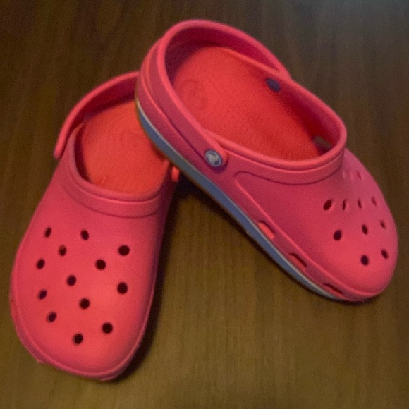 Crocs Retro Clog Kids Size 1 Unisex CROCS Classic PINK Slip On Clog Water Shoes - Picture 1 of 16